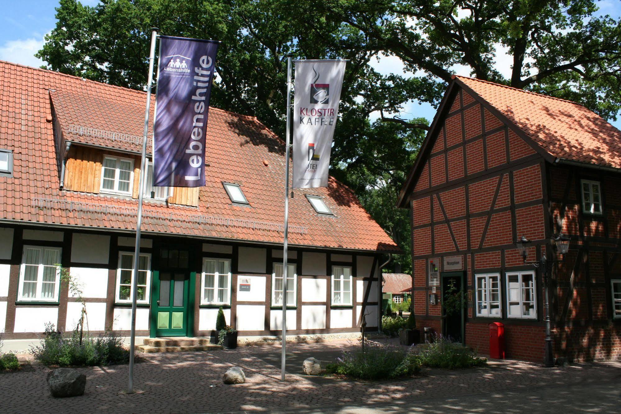 Hotel Am Kloster Wienhausen Extérieur photo